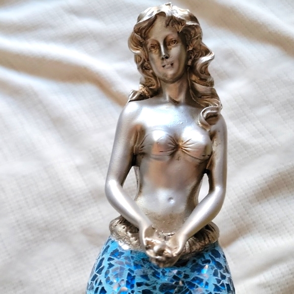Mermaid Fairytale Feminine Magical Figurine Sculpture Statue in Silver n Blue - Picture 6 of 9